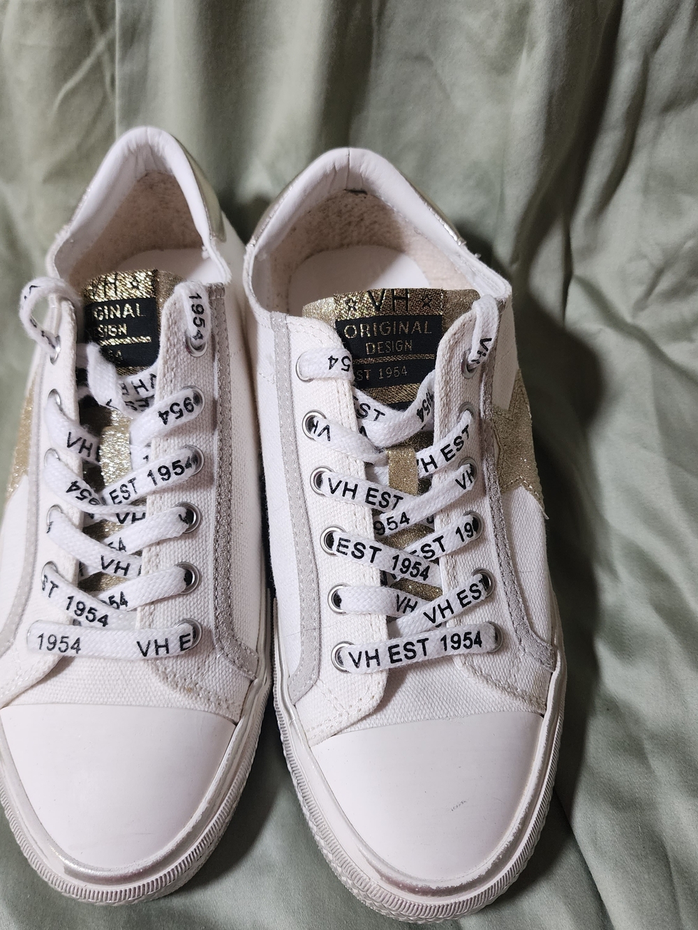 Vintage Havana White & Gold Low-Top Sneakers